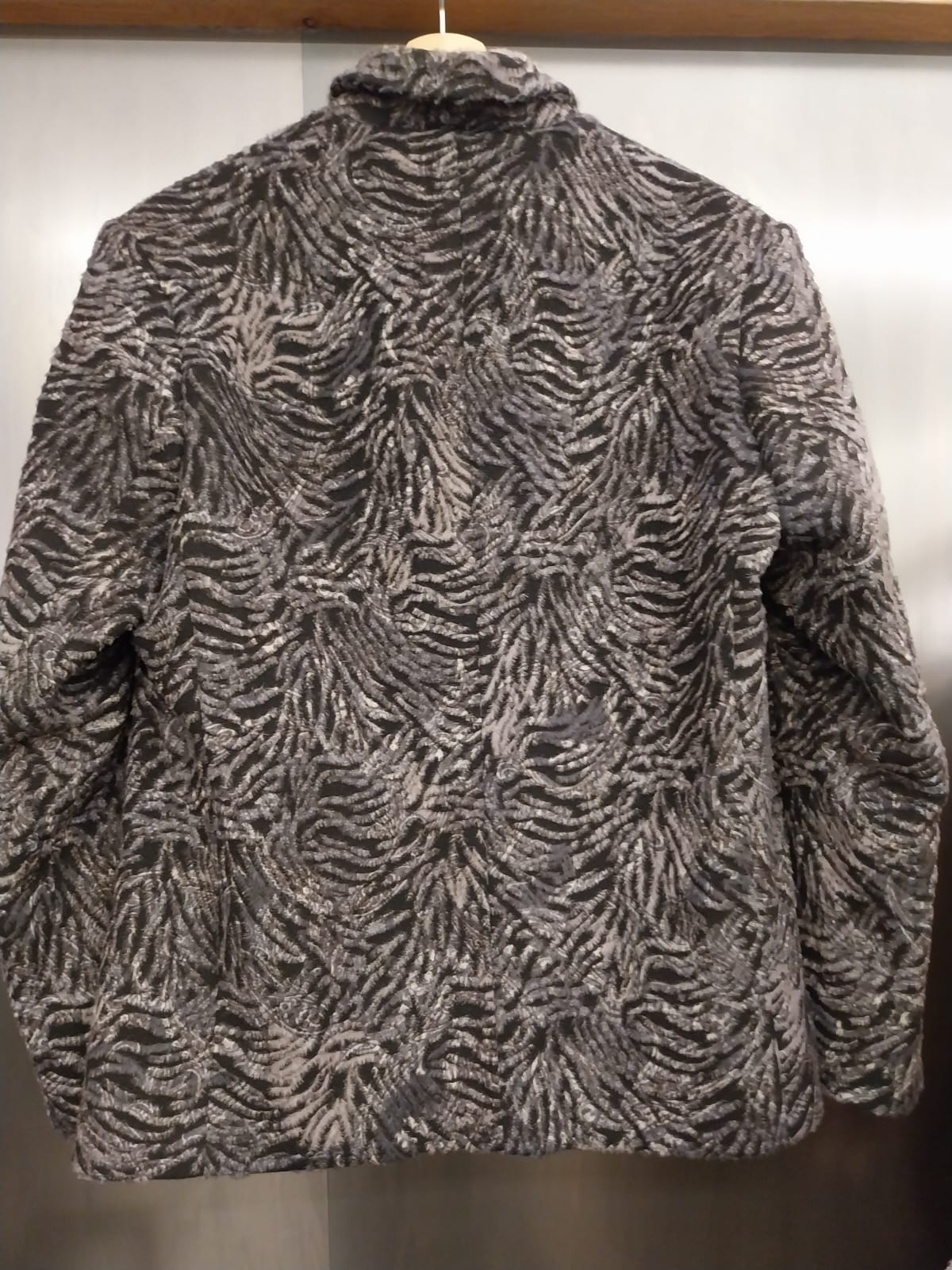 Men's Wool and Cashmere Jacket with Textured Pattern